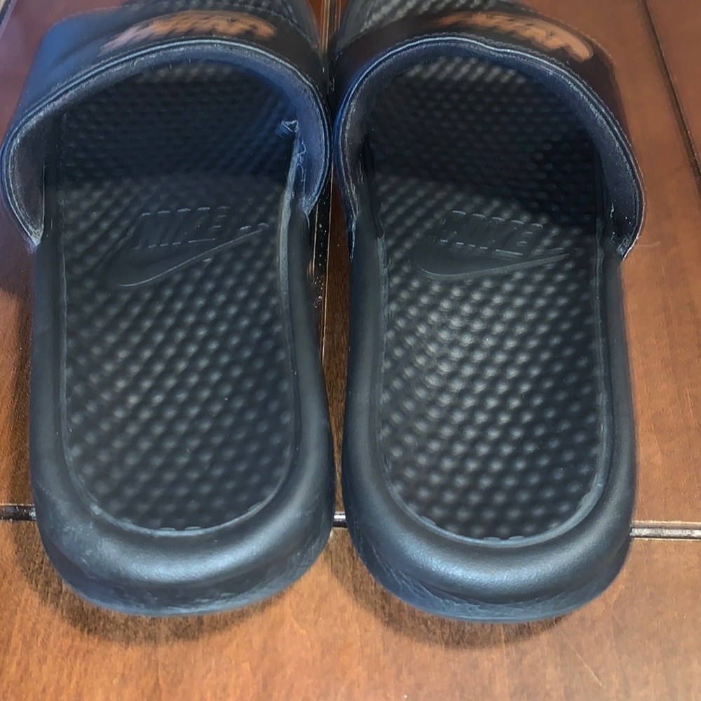 Nike slides size 8
